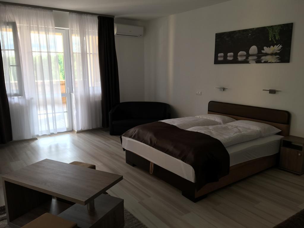 F&M Apartman Egerszalók Exterior foto